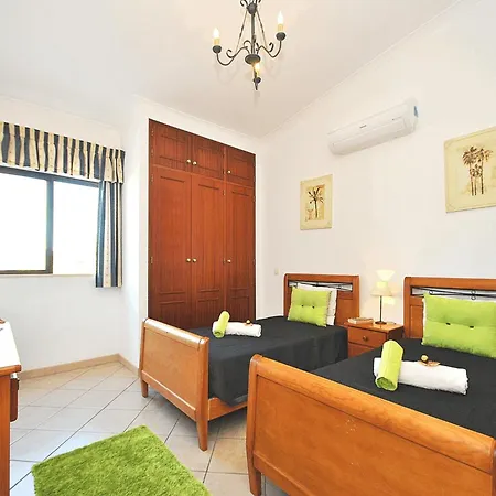 Holiday Home In Guia With Private Pool فيلة البوفيرا