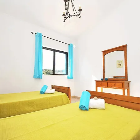 فيلة Holiday Home In Guia With Private Pool البوفيرا