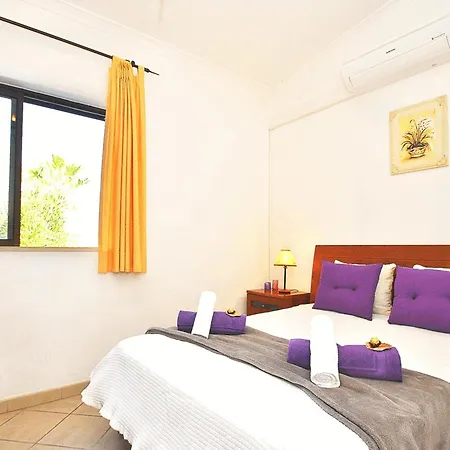Holiday Home In Guia With Private Pool فيلة البوفيرا